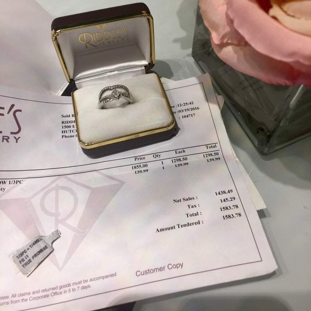 SOLD ON ♏️The true promise diamond wedding set